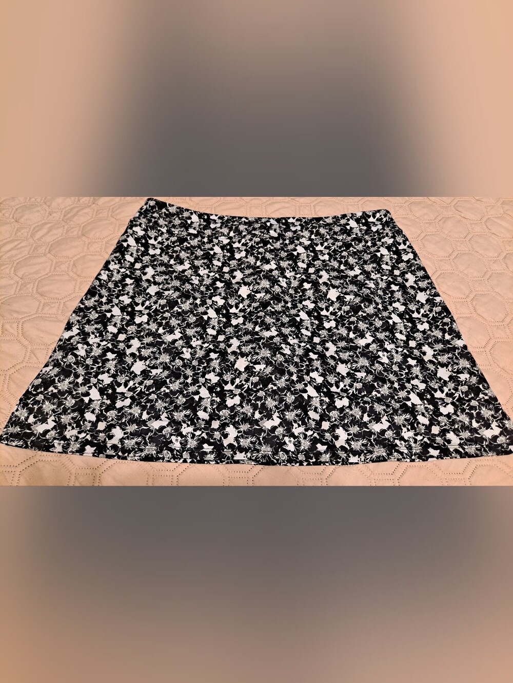 Tranquility Black and White Floral A-Line Skort Sz L